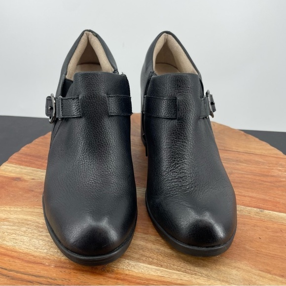 Naturalizer | Hanna Black Heeled Ankle Booties buckle detail Sz 7 - Picture 2 of 9